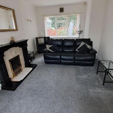 Dalton House - Three Bedroom Property Stretford Free Parking Near The Trafford Centre Mánchester Exterior foto